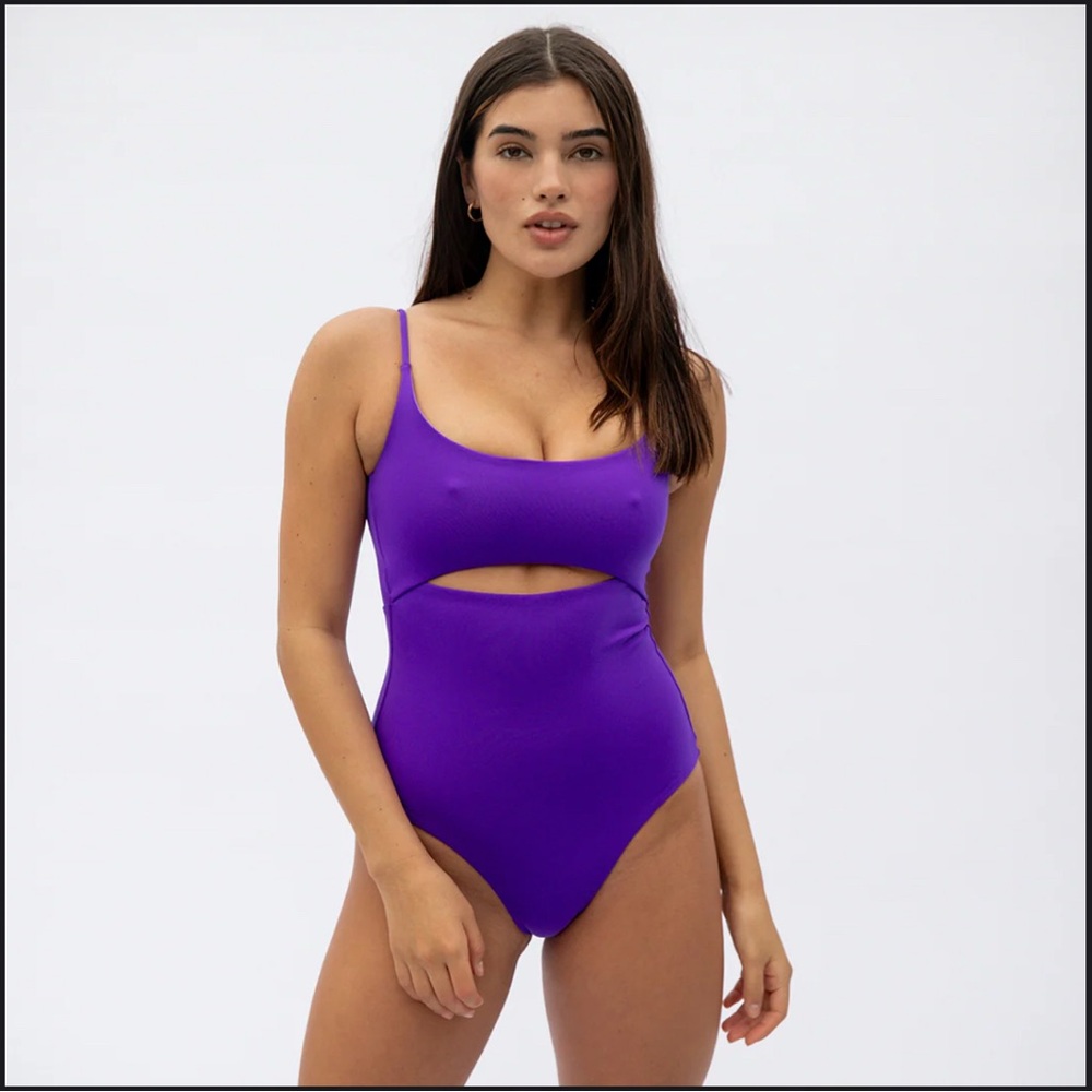 NWT Left On Friday Bon Voyage Peak Suit. XL Tall.